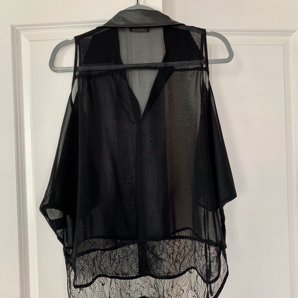 Black Top with cutout shoulders - Picture 3 of 3